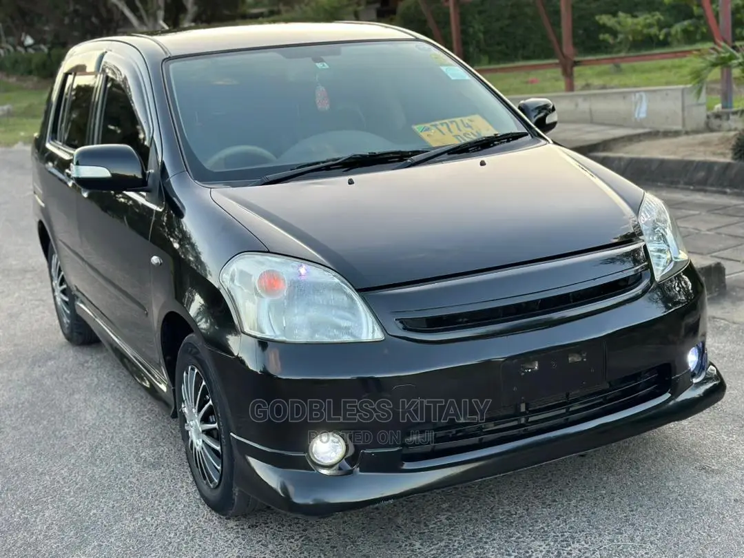 Toyota Raum 2009 Black