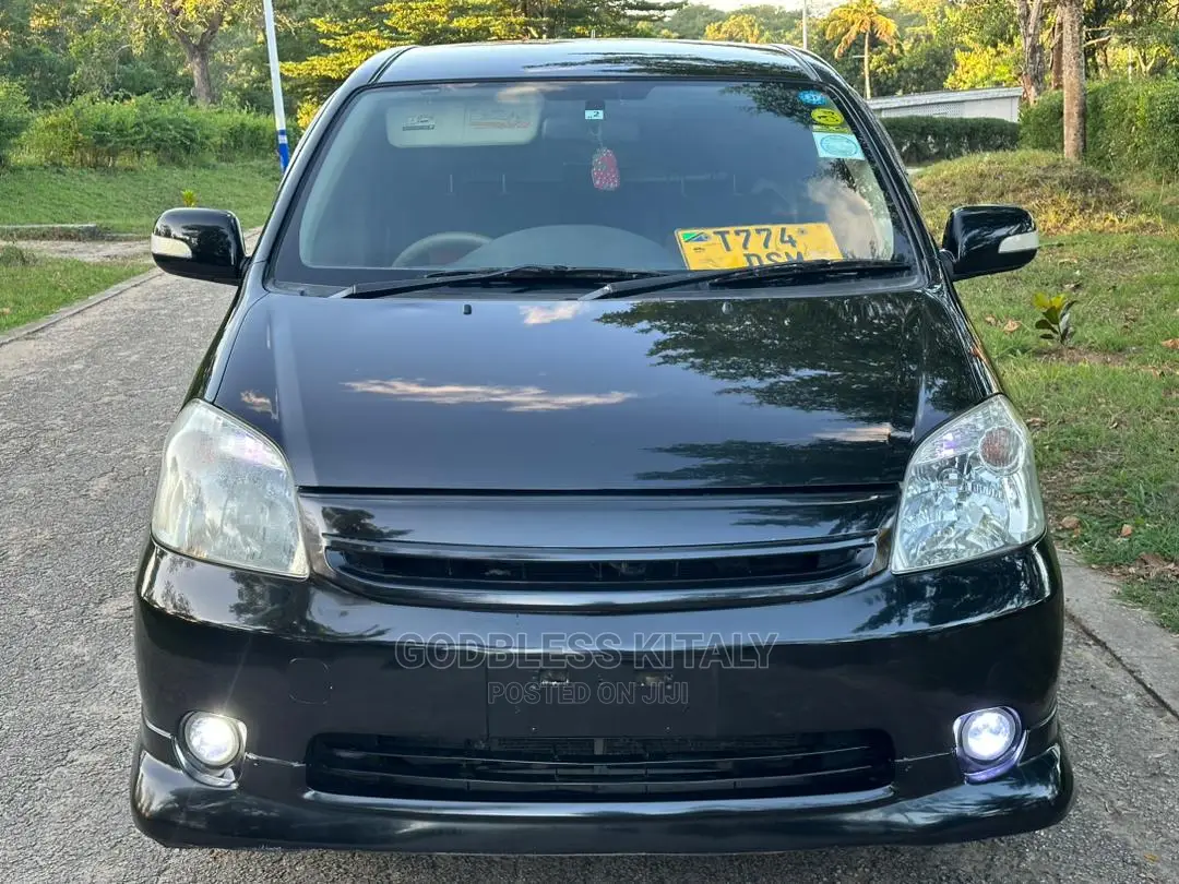 Toyota Raum 2009 Black