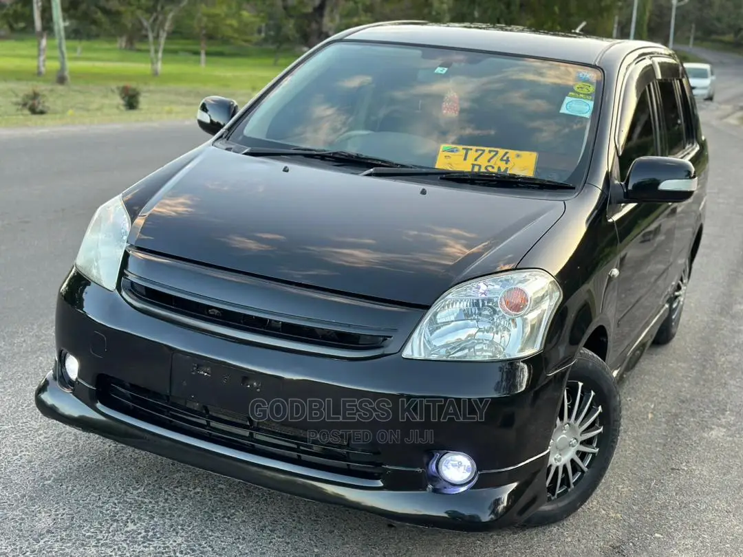 Toyota Raum 2009 Black