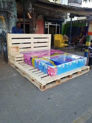 Kitanda Kizur Sana Simple