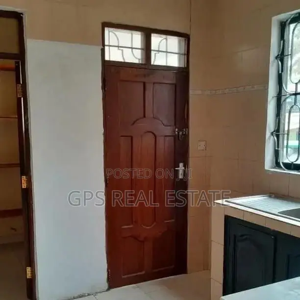 3bdrm House in Mbezi Africana, Kinondoni for sale