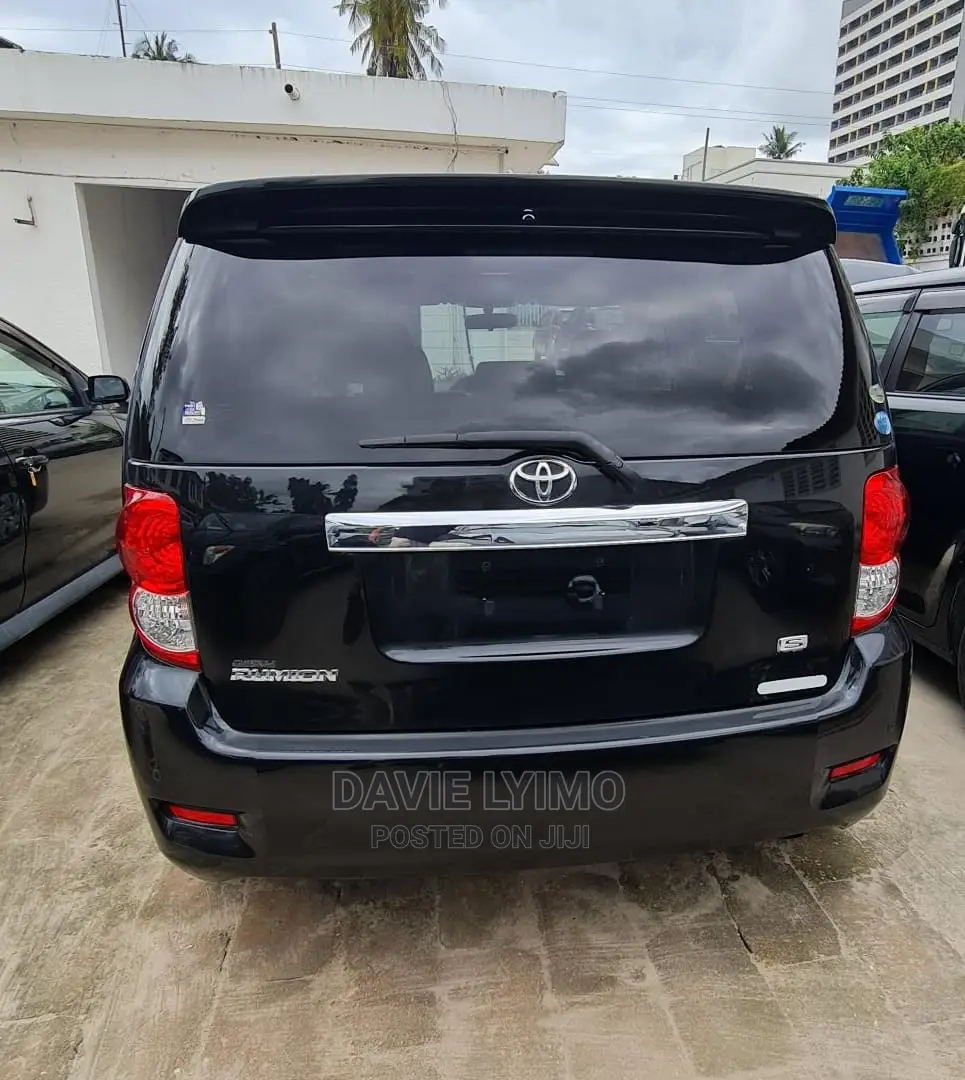 Toyota Corolla Rumion Hatchback 1.8 AWD 2007 Black