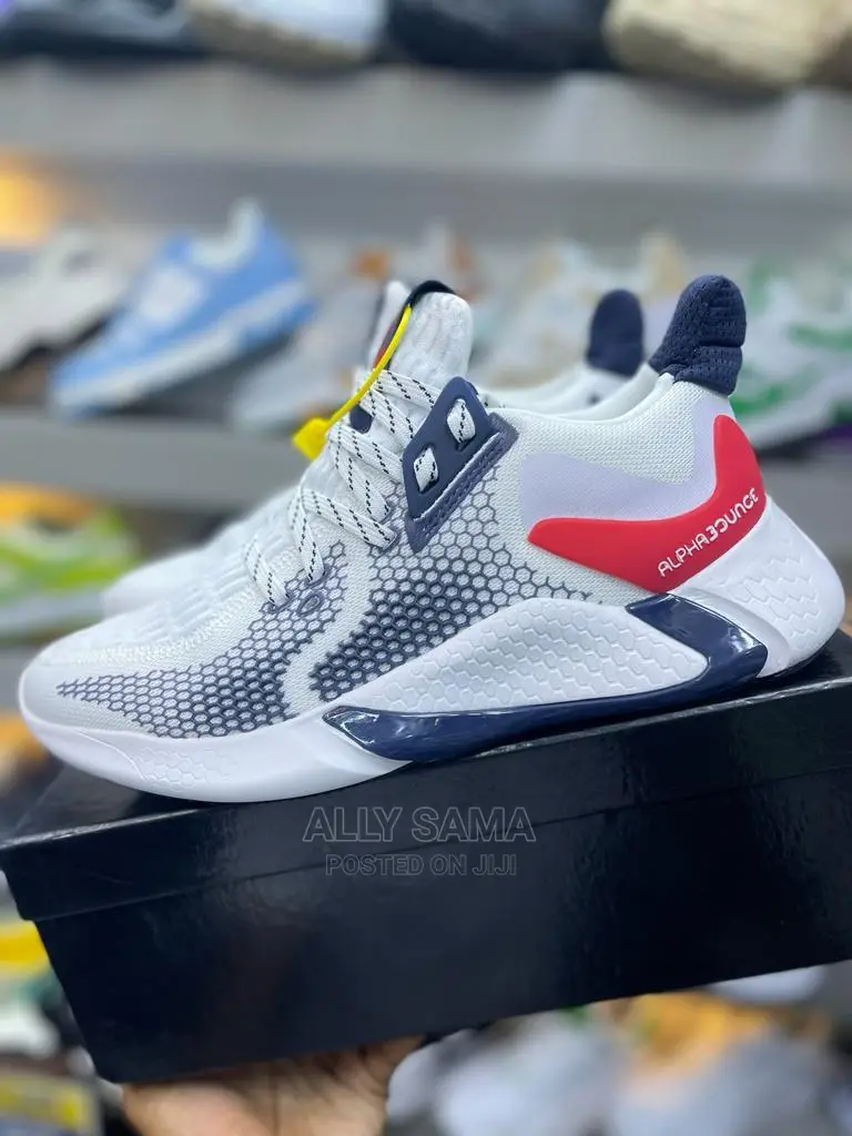 Adidas Sneakers