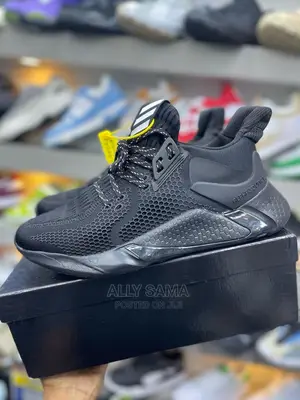 Adidas Sneakers