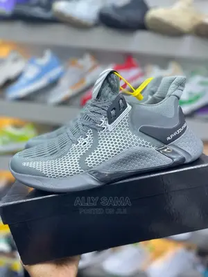 Adidas Sneakers