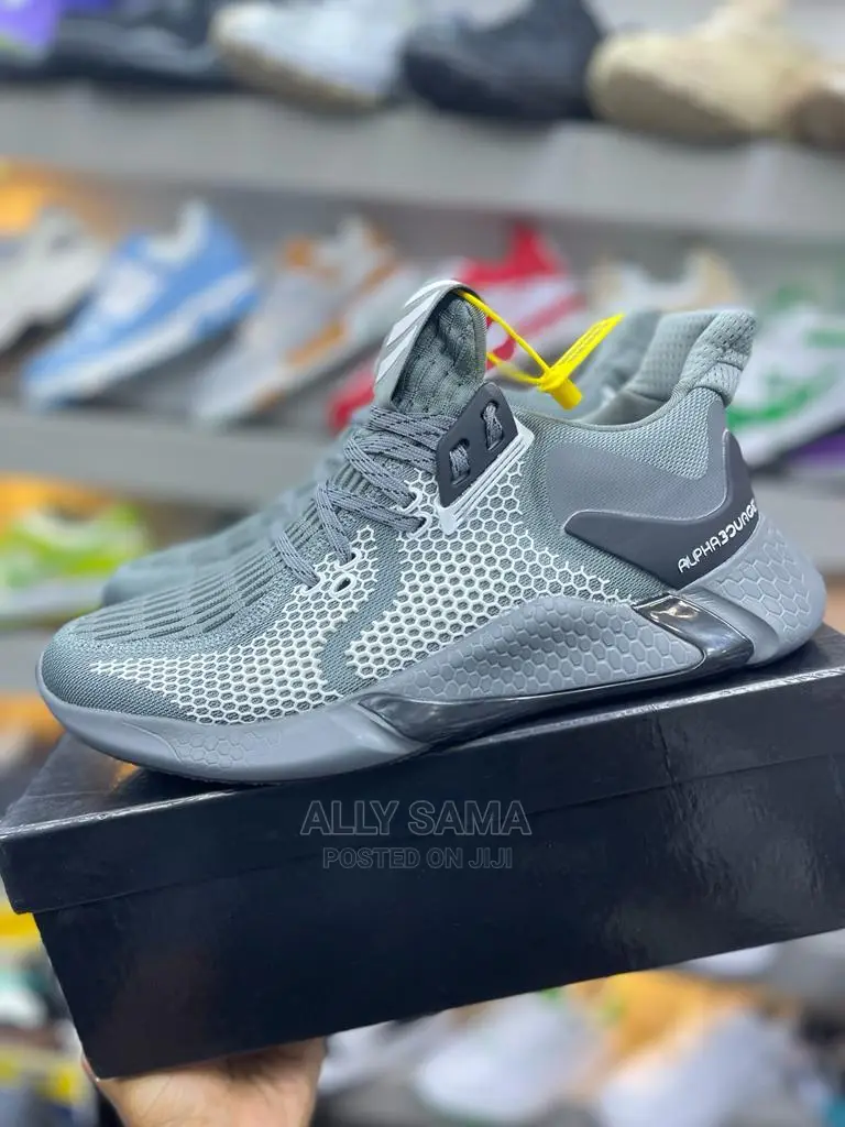 Adidas Sneakers