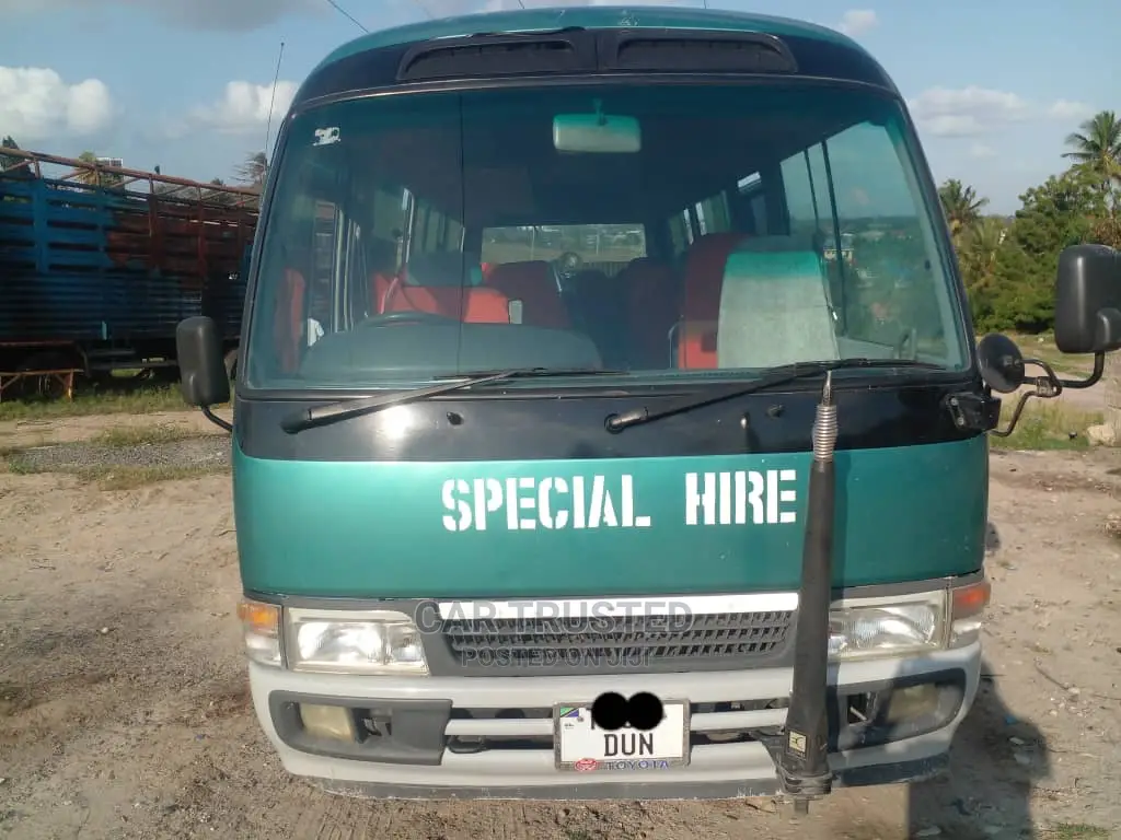 Toyota Coaster 2000 Beige