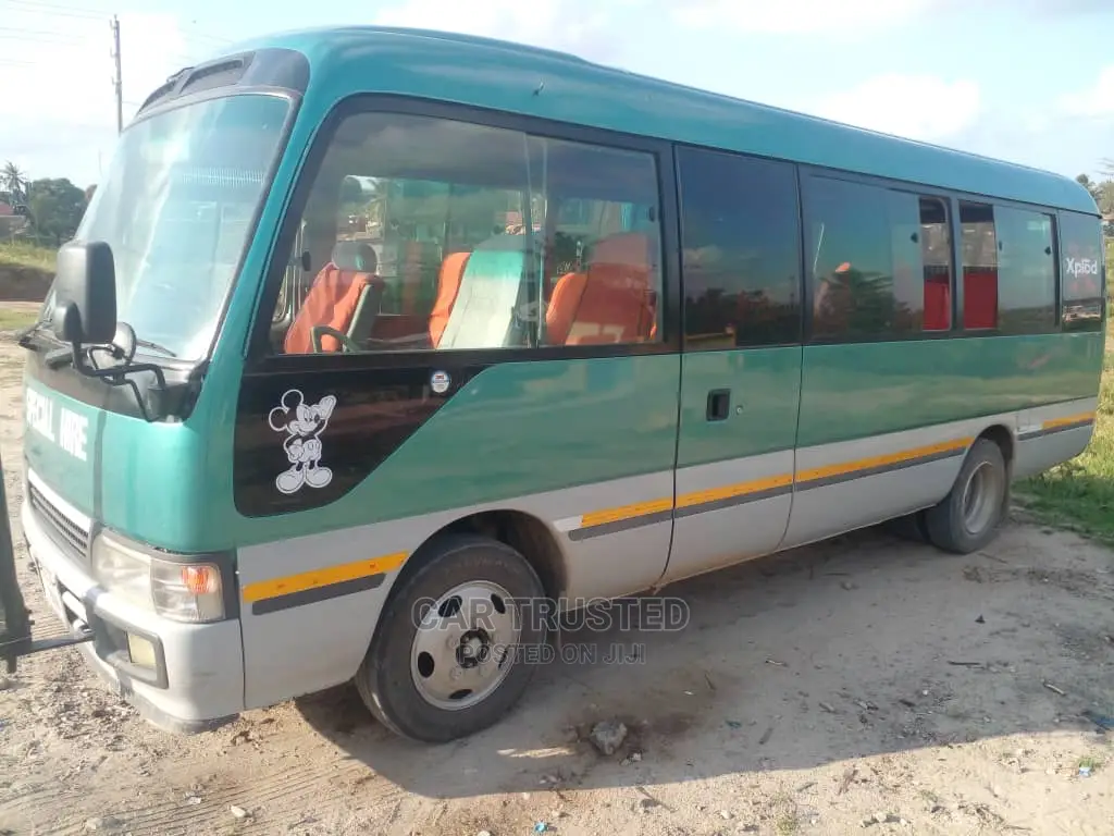 Toyota Coaster 2000 Beige