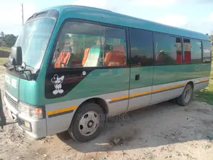Toyota Coaster 2000 Beige