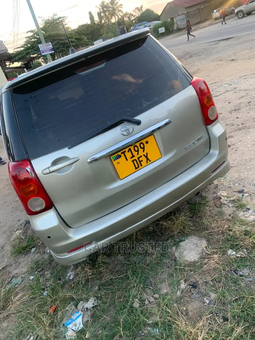 Toyota Raum 1.5 AWD 2003 Silver
