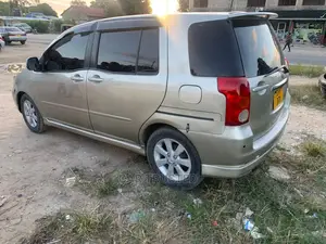 Toyota Raum 1.5 AWD 2003 Silver
