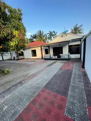 5bdrm House in Mbezi Beach Masana for sale