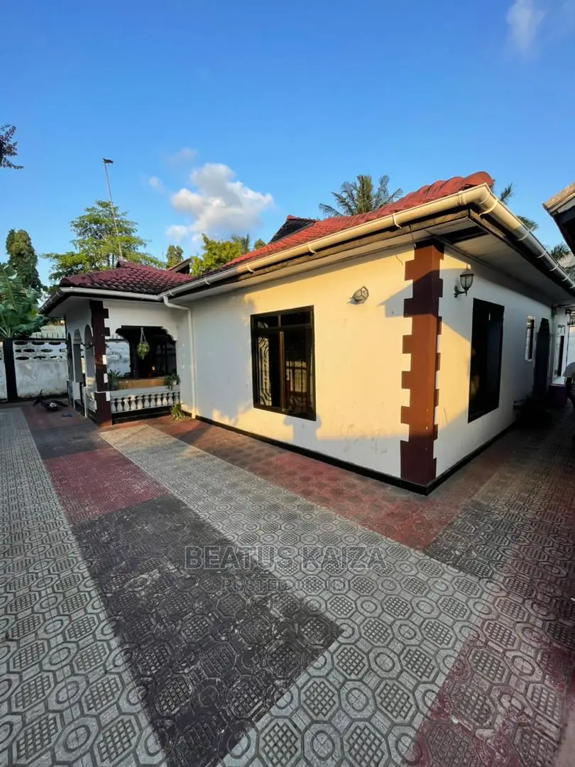 5bdrm House in Mbezi Beach Masana for sale