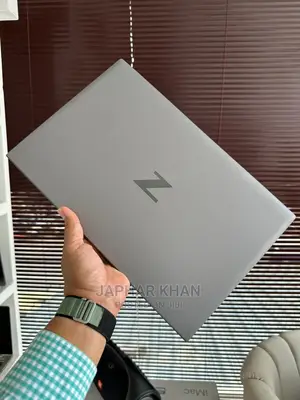 New Laptop HP ZBook Firefly G8 16GB Intel Core I7 SSD 2T