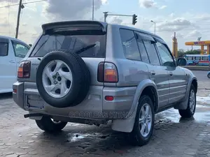Toyota RAV4 1999 Silver