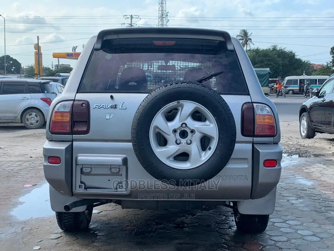 Toyota RAV4 1999 Silver