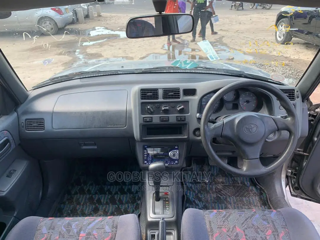 Toyota RAV4 1999 Silver