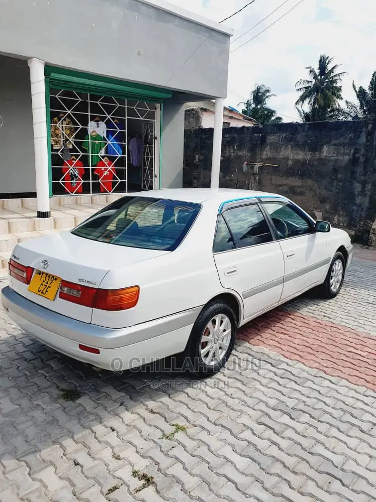 Toyota Corona Premio 2001 White