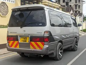 Toyota HiAce 2006 Silver