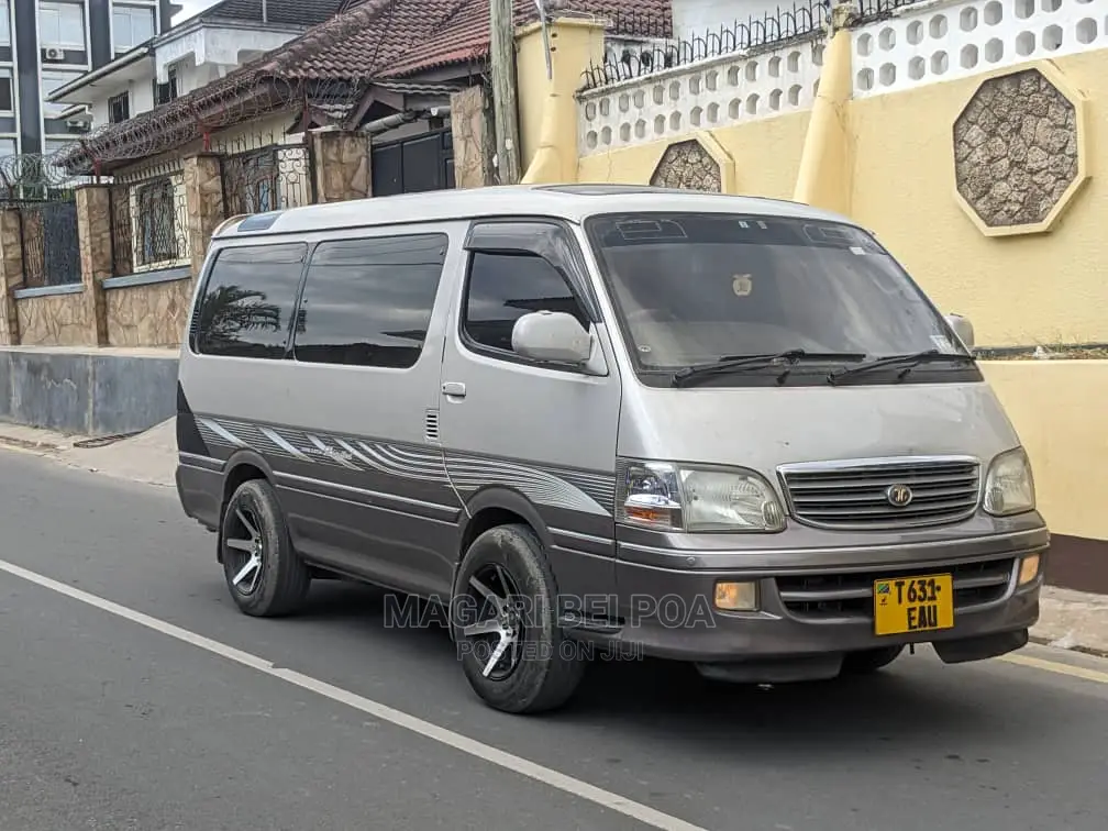 Toyota HiAce 2006 Silver