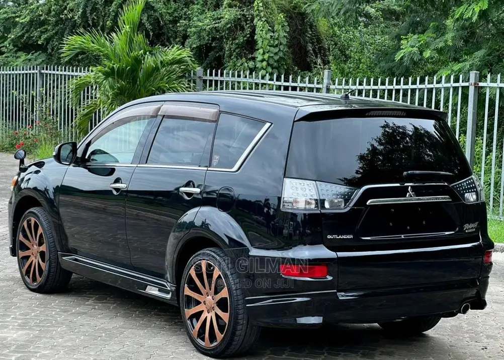 Mitsubishi Outlander 2010 Black