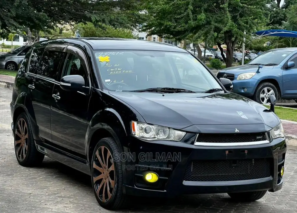 Mitsubishi Outlander 2010 Black