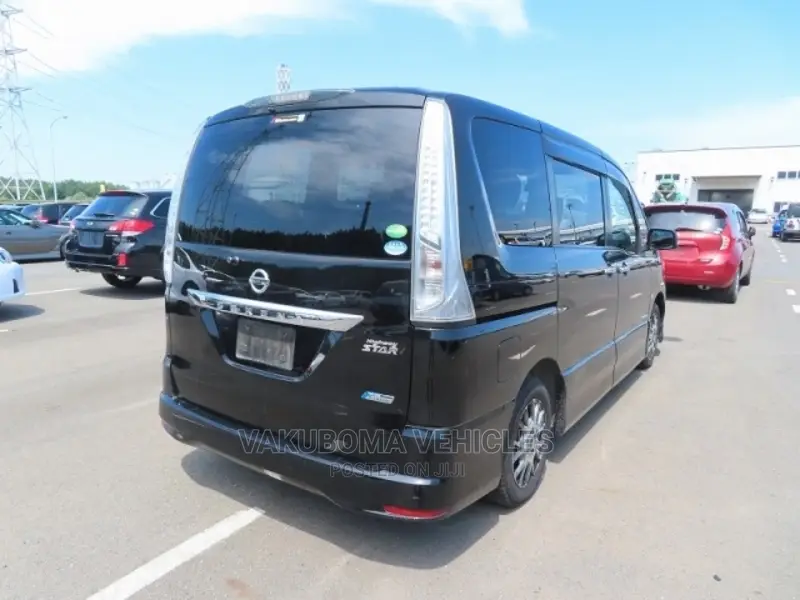 Nissan Serena 2013 Black