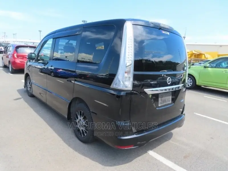 Nissan Serena 2013 Black
