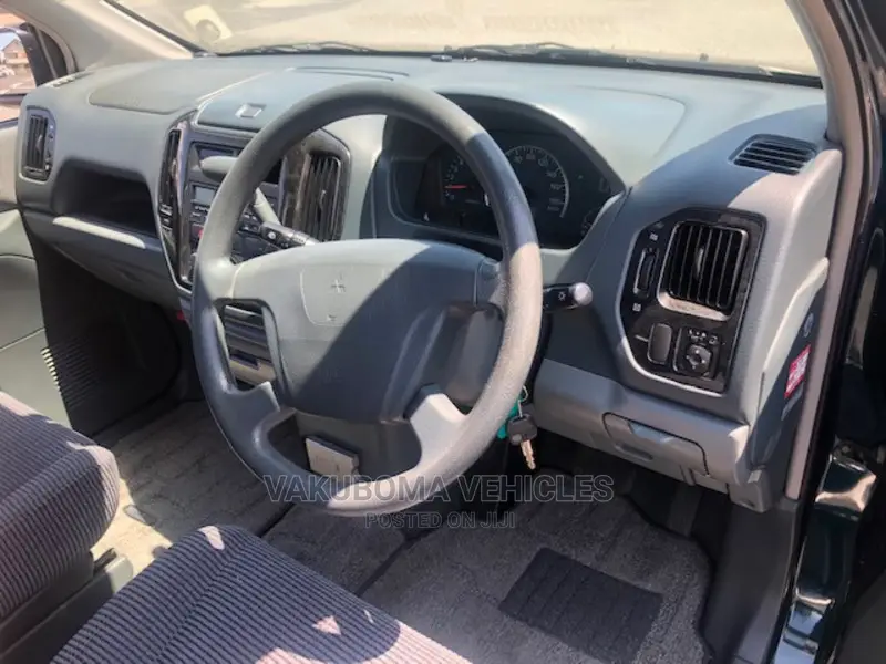 Mitsubishi Dion 2.0 2000 Green