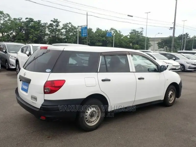 Nissan Advan 2016 White