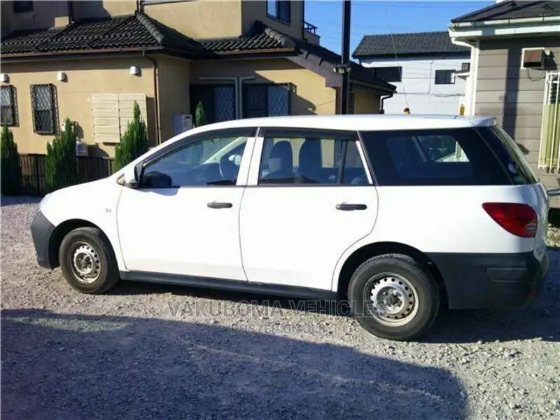 Nissan Advan 2017 White