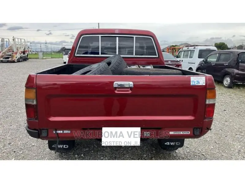 Toyota Hilux 1996 Red