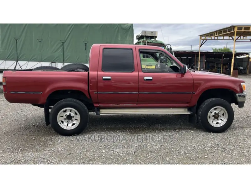 Toyota Hilux 1996 Red