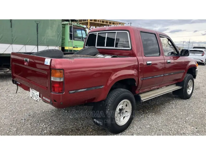 Toyota Hilux 1996 Red
