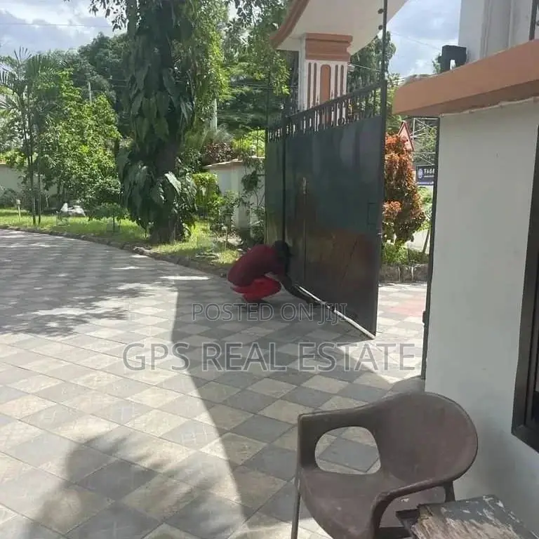 4bdrm House in Msasani, Kinondoni for sale