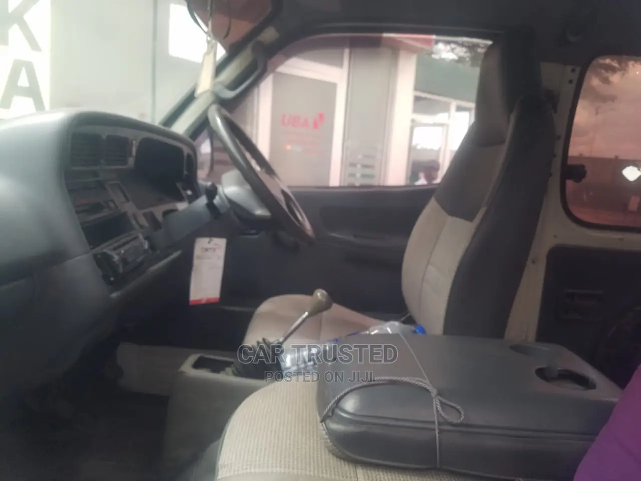 Toyota HiAce 2000 White
