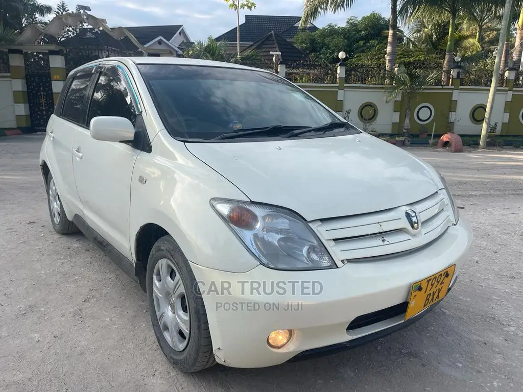 Toyota IST 2004 White