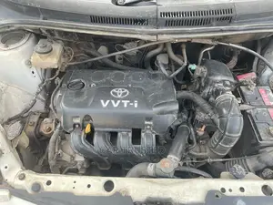 Toyota IST 2004 White