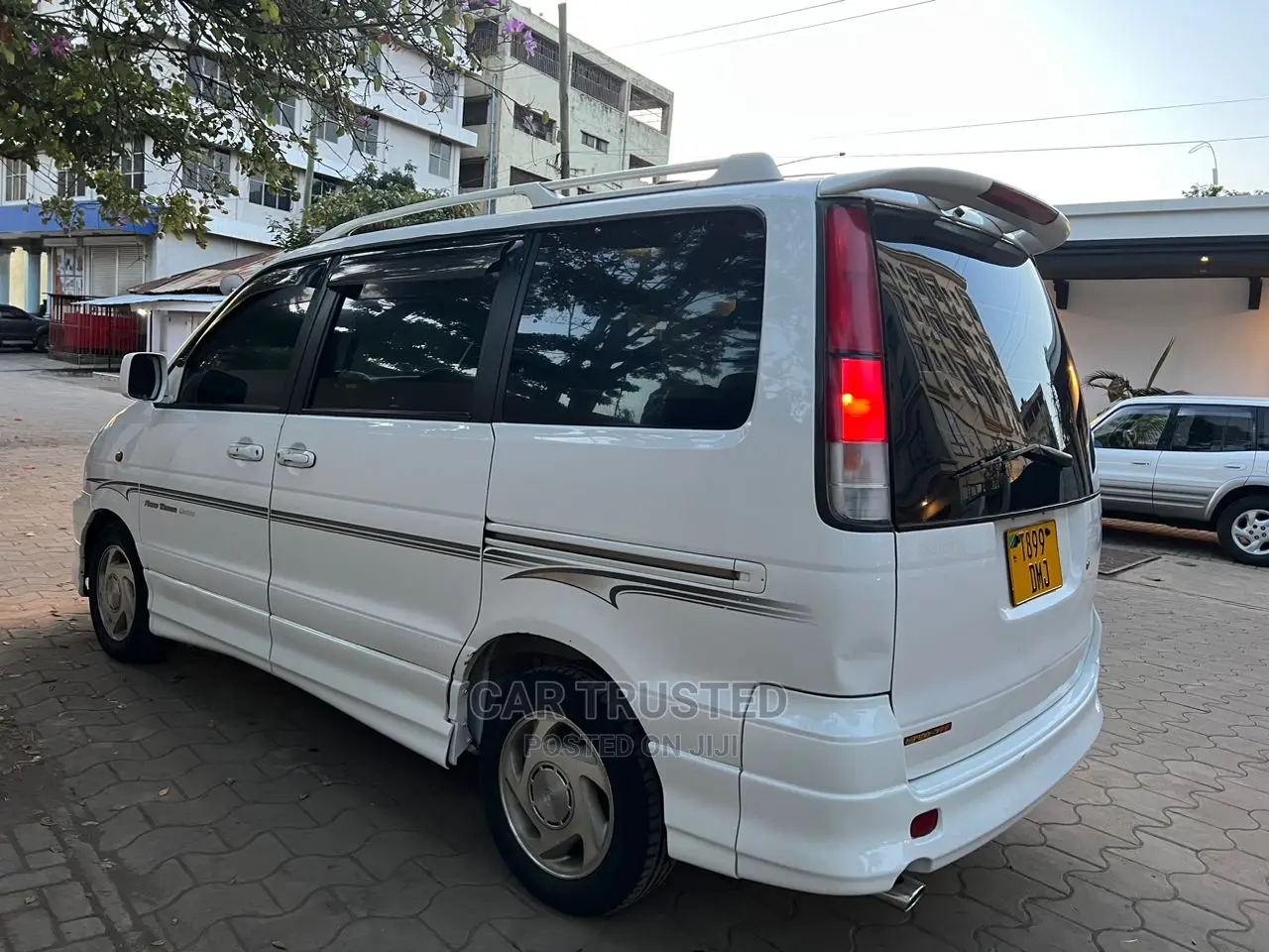 Toyota Noah 2.0 FWD (8 Seater) 2001 White