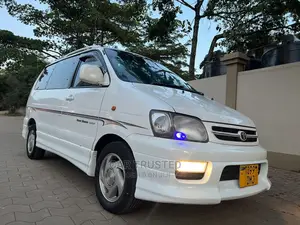Toyota Noah 2.0 FWD (8 Seater) 2001 White