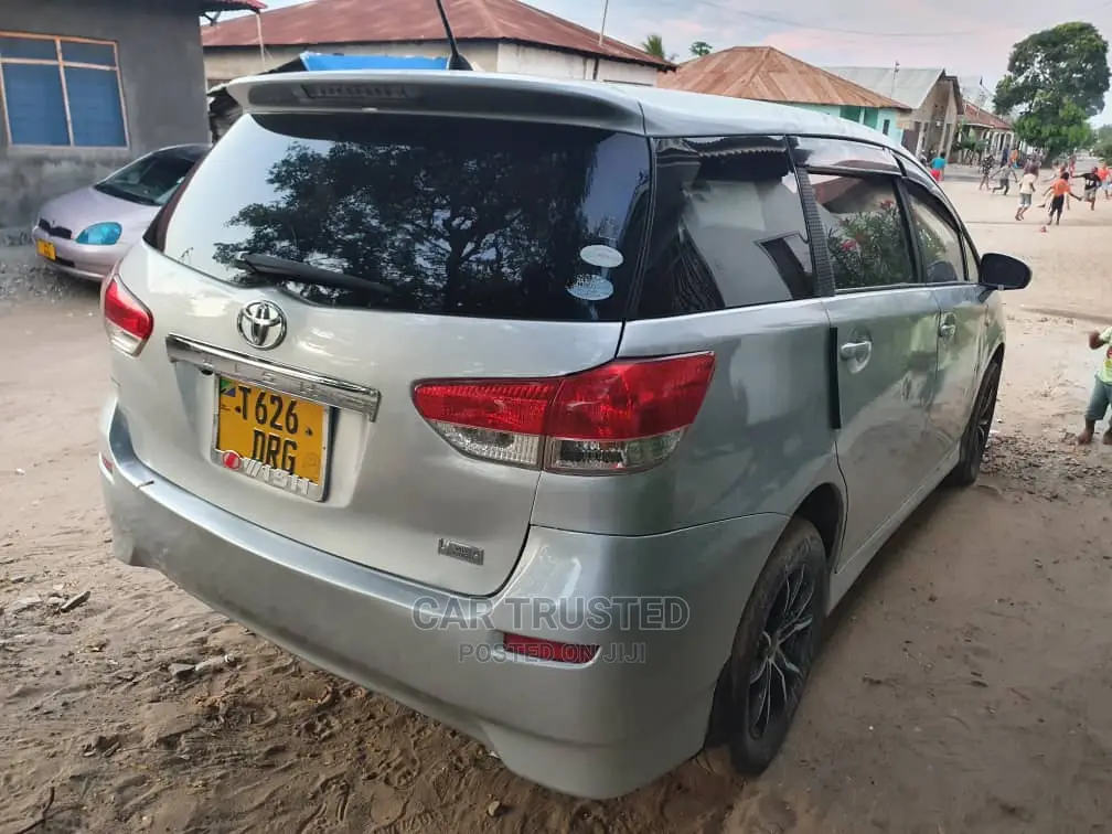 Toyota Wish 2009 Silver