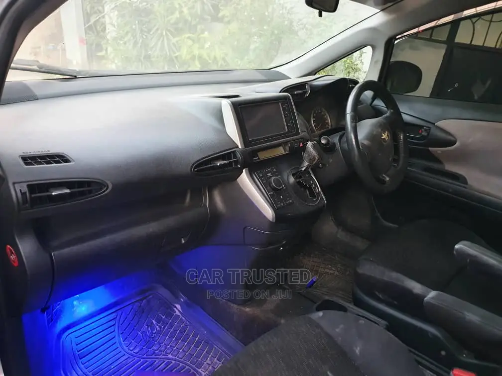 Toyota Wish 2009 Silver