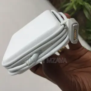 Adapta Za Laptop Apple Halisi (Org) Kutoka Marekani Na UK.