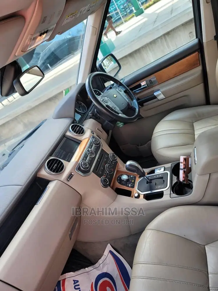Land Rover Discovery 2010 Gray
