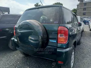 Toyota RAV4 1.8 2004 Green