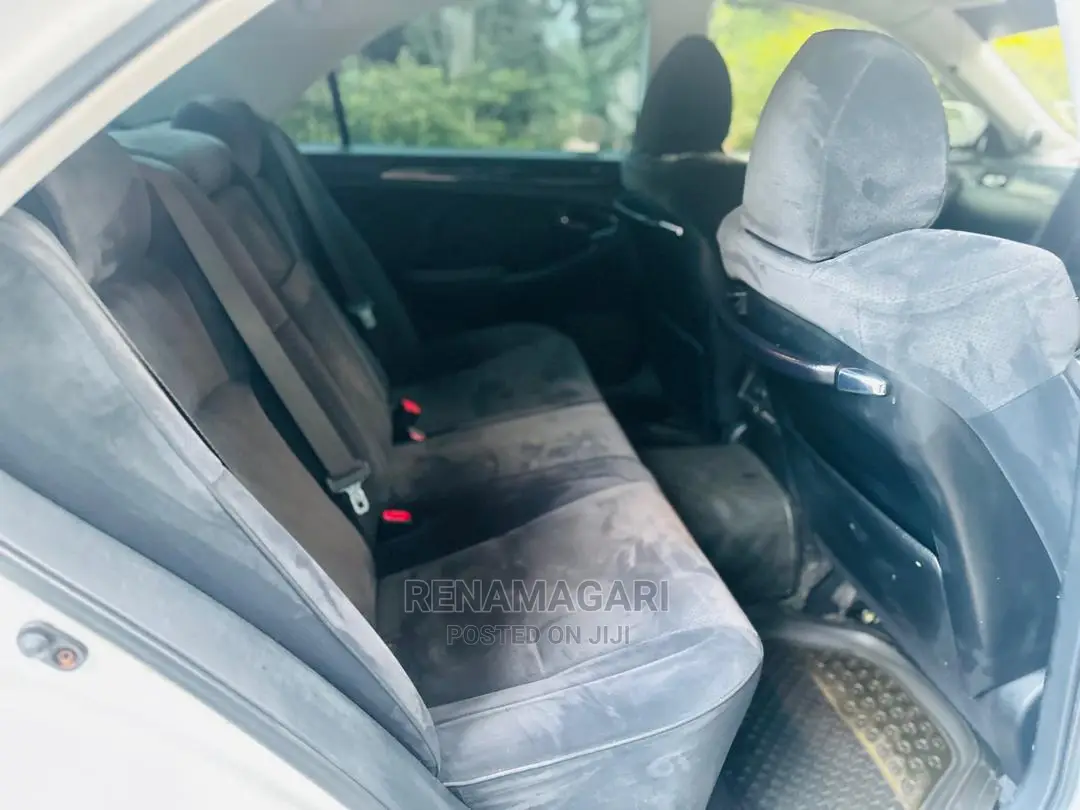 Toyota Crown 2004 Silver