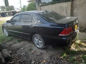 Toyota Crown Royale 2005 Black