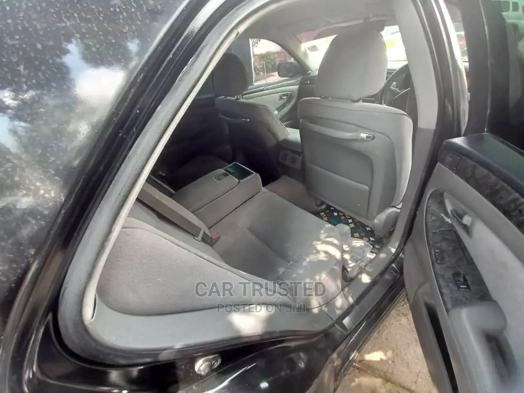 Toyota Crown Royale 2005 Black