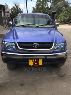 Toyota Hilux 2000 Blue