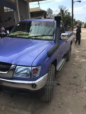 Toyota Hilux 2000 Blue